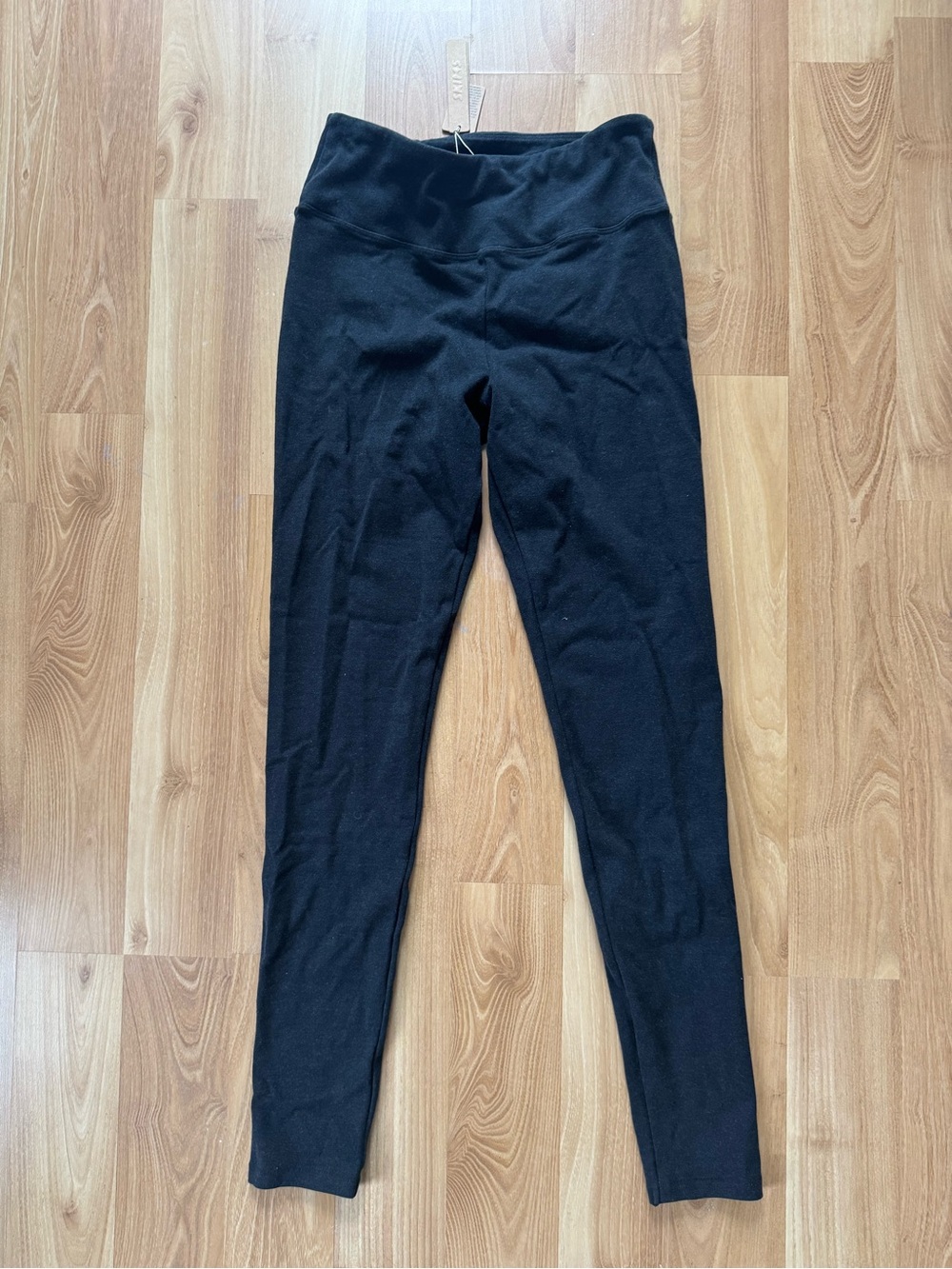SKIMS Outdoor Basics Leggings in Onyx size Medium